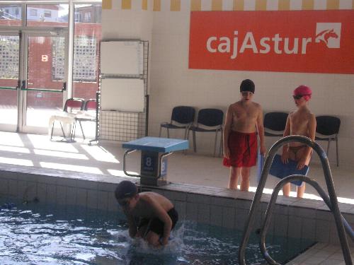 En la piscina