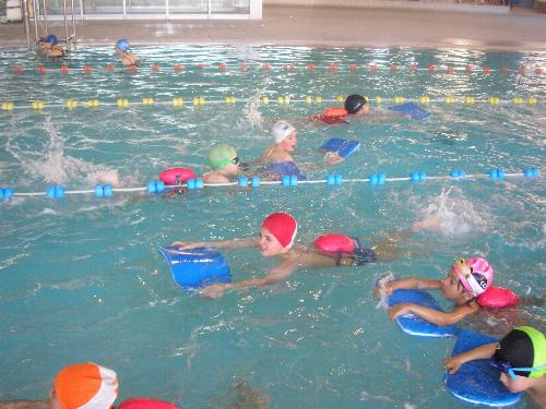 En la piscina