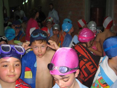 En la piscina