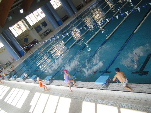 En la piscina