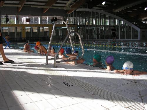 En la piscina